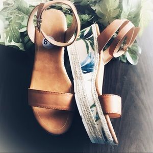 NW Mee Too Platform Sandals